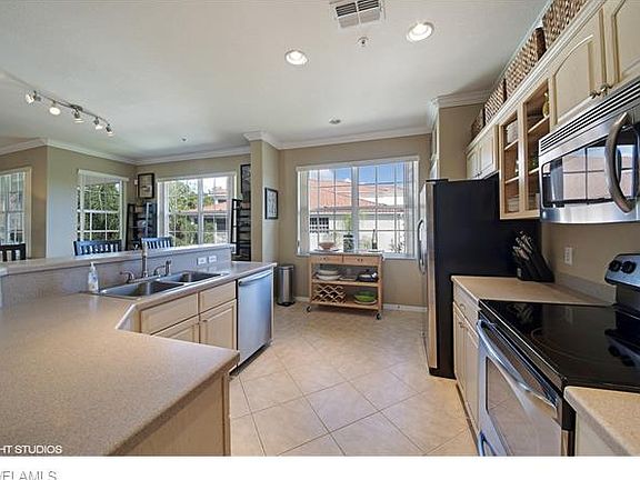 4th image of 4853 Hampshire Ct APT 207