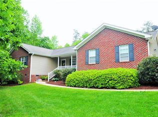 7869 Springdale Meadow Dr, Stokesdale, NC 27357