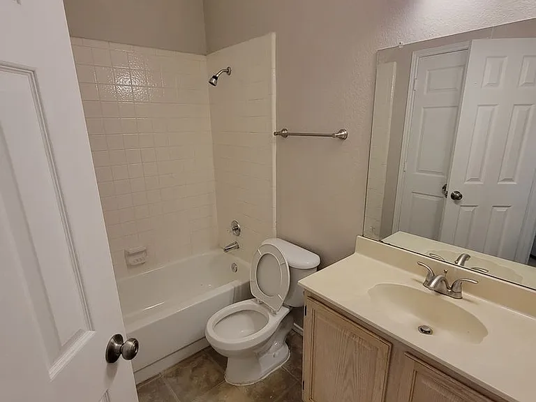 1324 Regent St — Photo 20
