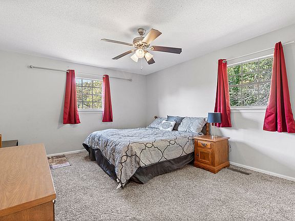 5th image of 5733 Taggart Dr
