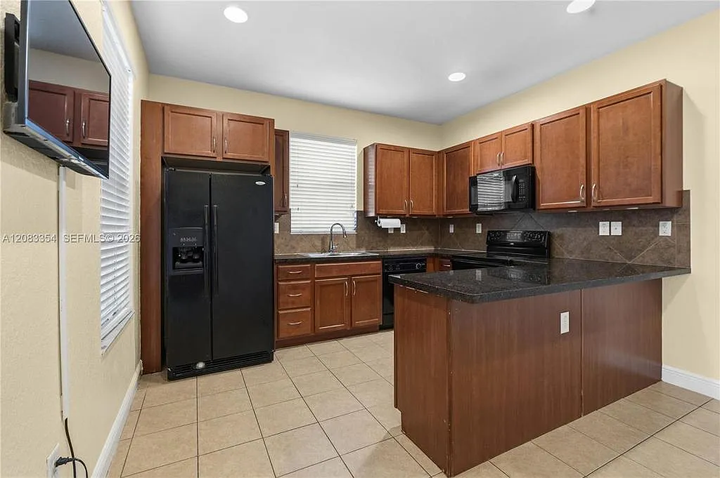 1129 SW 147th Ter, 0 — Photo 3