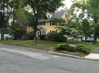 30 Perkins Ave, Reading, MA 01867