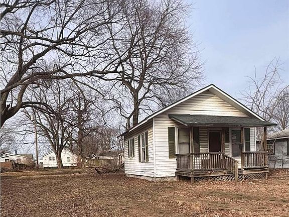 5th image of 2933 Warren Ave