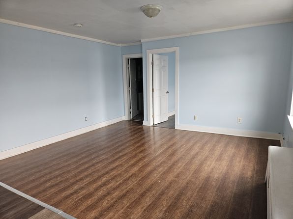 40 Main St #4