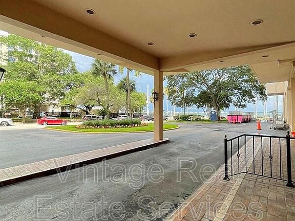3rd image of 2401 Bayshore Blvd Unit 601