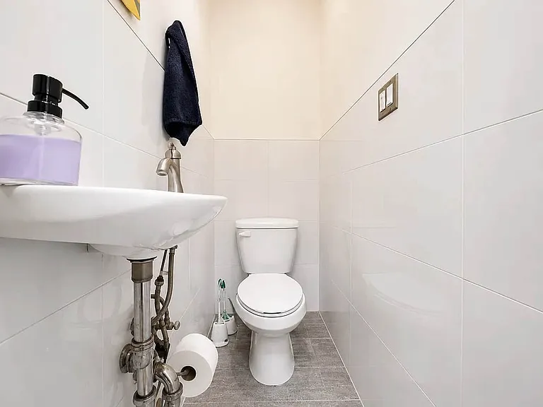 89 Cornelia St #3 — Photo 10