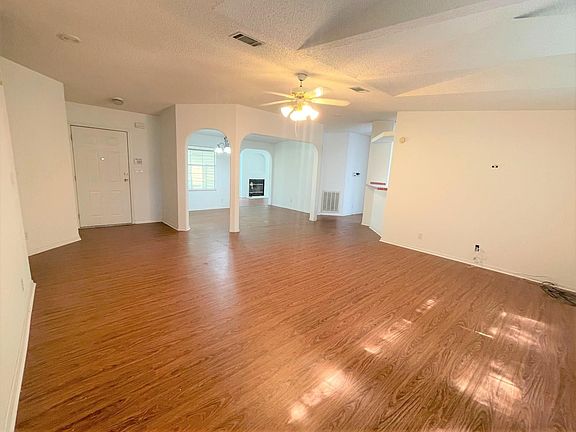 3rd image of 4373 Avalon Blvd