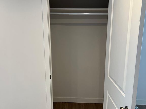 5th image of 909 W Lucky Clover Dr