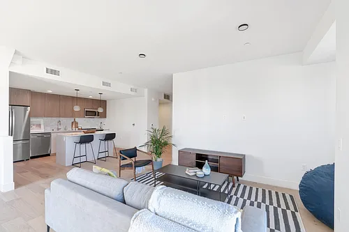 5751 Lexington Ave #401 Photo 1 5751 Lexington Ave #401 Photo 1