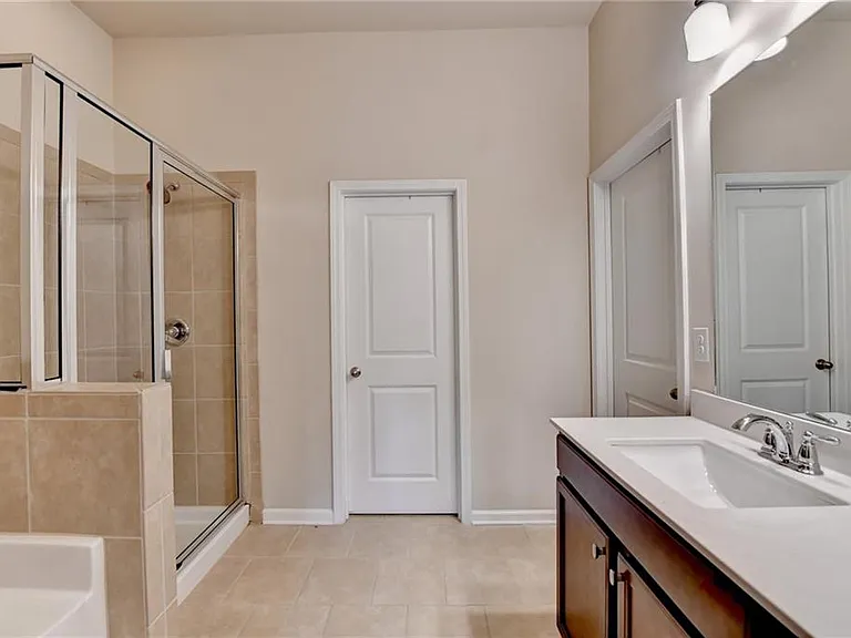 11619 Davenport Ln — Photo 37
