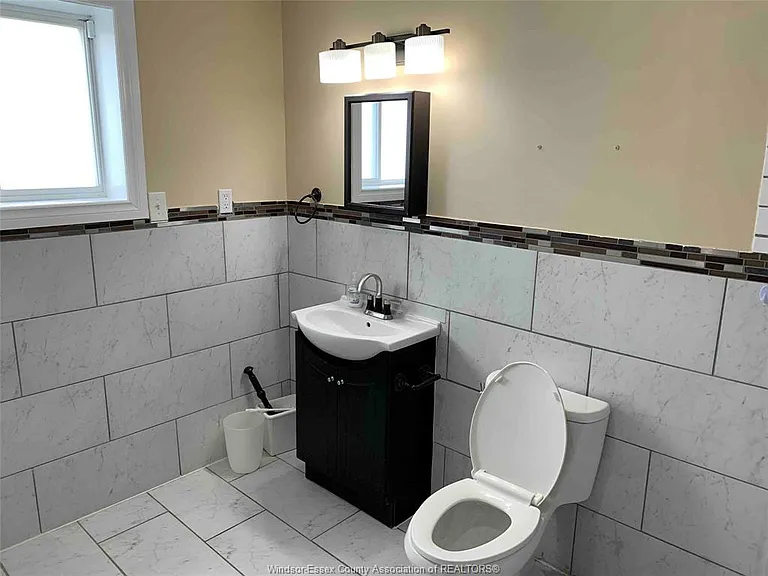 4537 Fontana Ave #LOWER — Photo 9