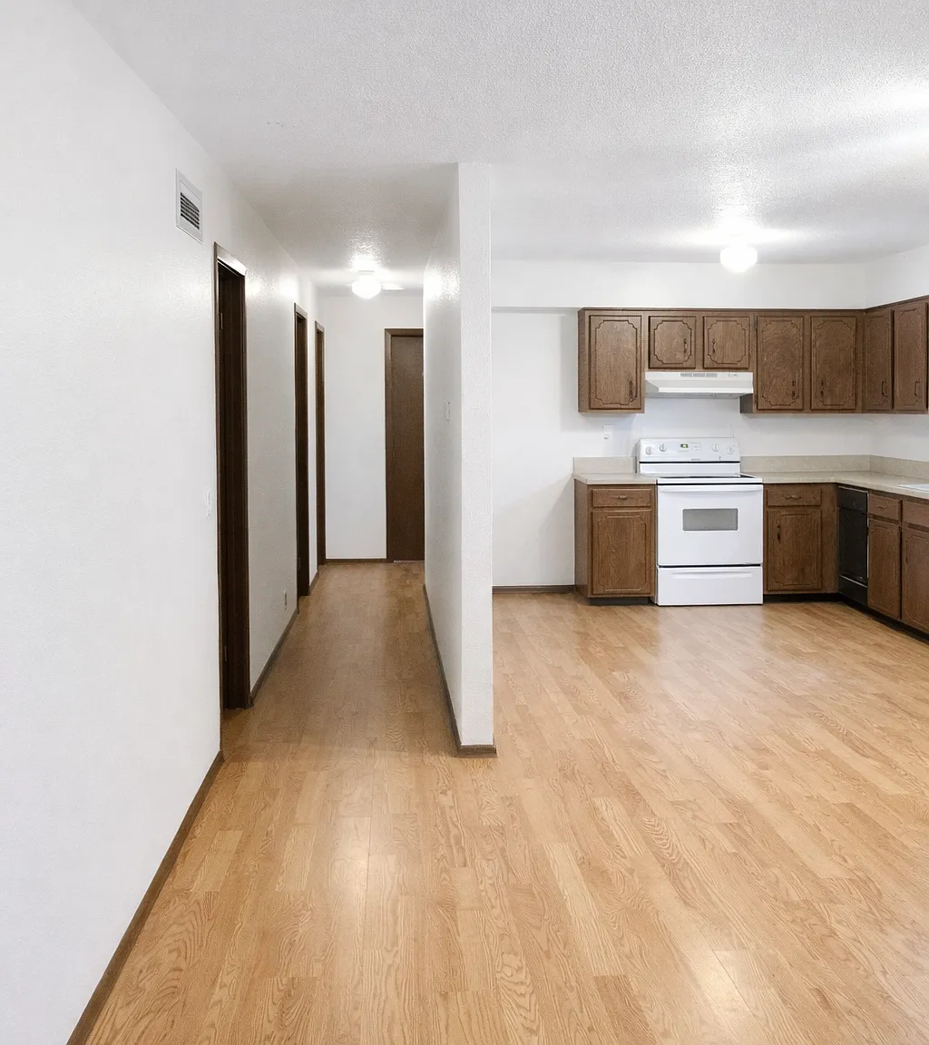 6 bed, $2,800 — Photo 4