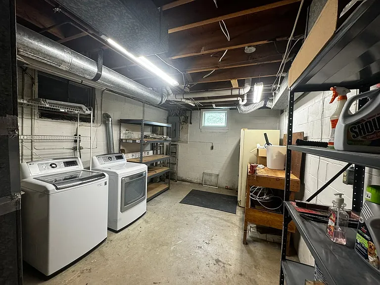 2508 Saint John Pl — Photo 35