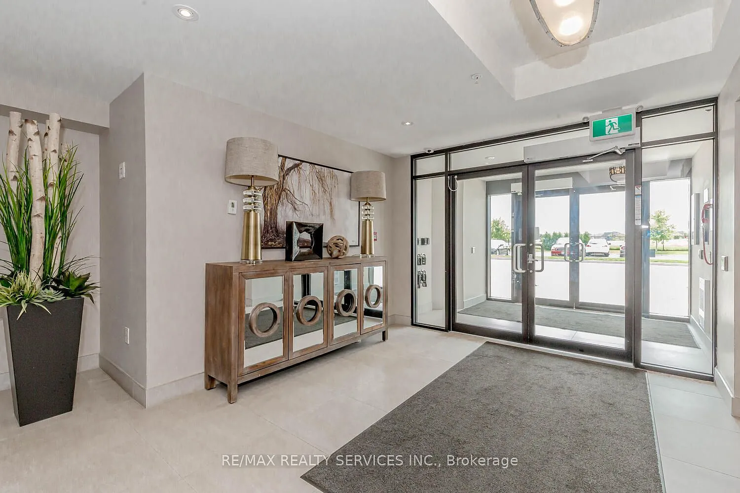 2 bed, $2,600 — Photo 3