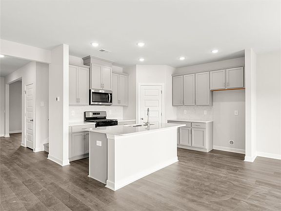 5th image of 423 Ragland Ave
