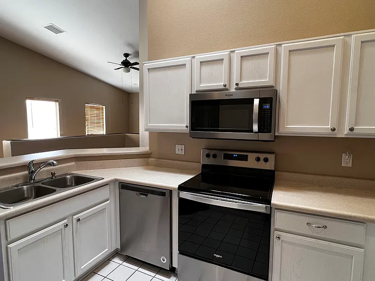 1406 W Emerald Ave #111 — Photo 5