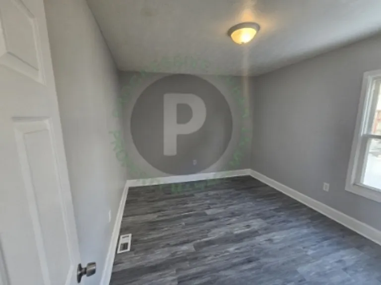 3204 W 73rd St — Photo 9