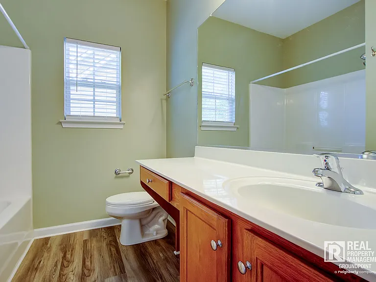 2815 Summertrees Blvd — Photo 14