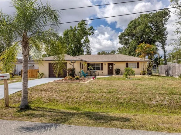 4246 Winthrop St, Sarasota, FL 34232