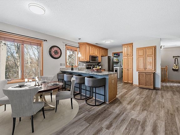4th image of 15162 Cates Lake Dr