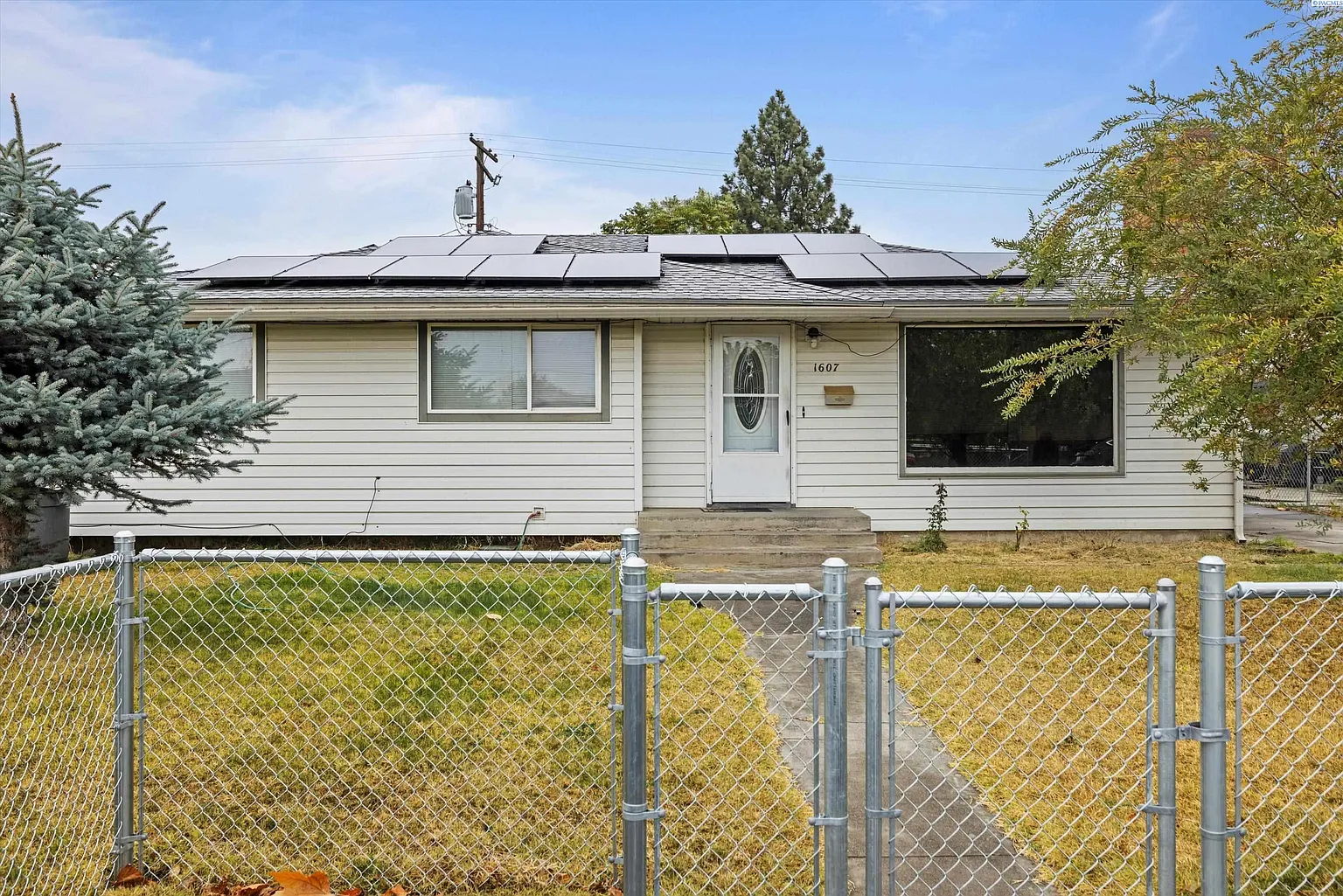 1607 W Brown St photo 1