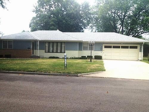 2nd image of 3346 Mueller Ln