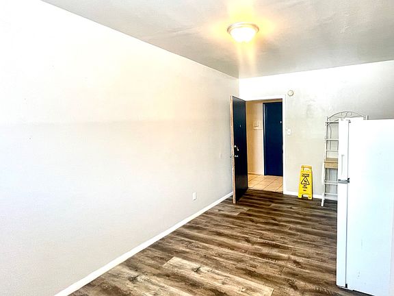 4th image of 3104 Woodson Rd #5