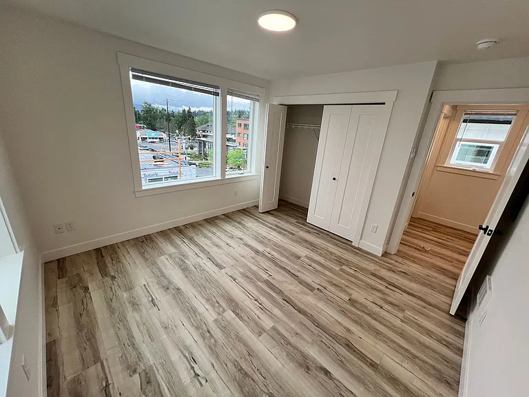 1223-1229 E Laurel St — Photo 34