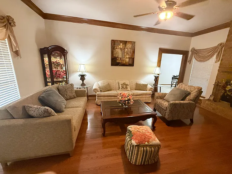 Starlite Dr — Photo 1