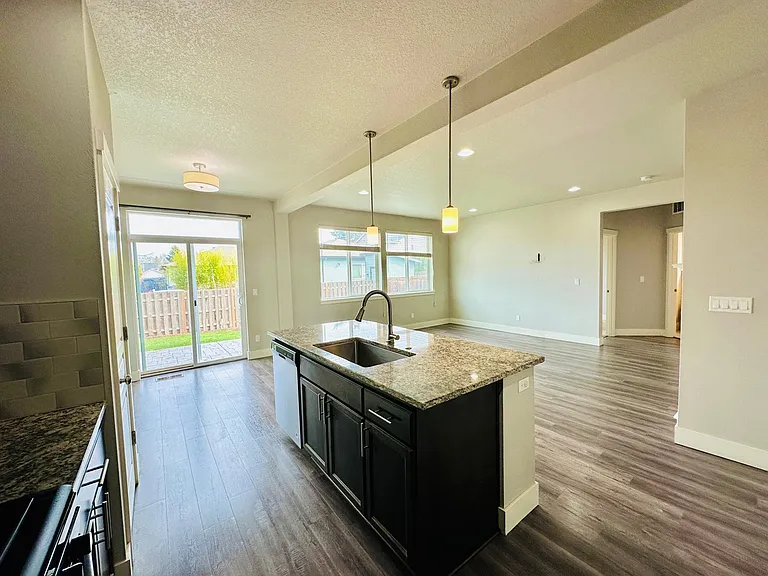 1328 SE 72nd Ave — Photo 11