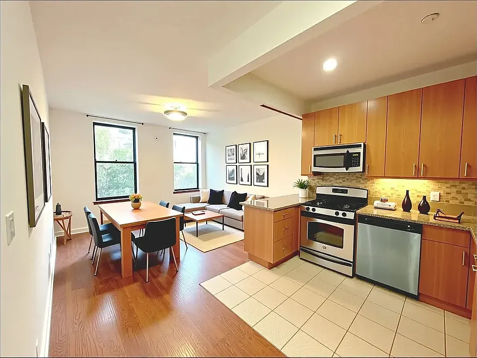231 E 111th St #5B