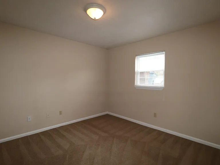 238 Lakeview Dr — Photo 7
