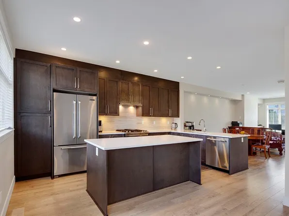 16439 24th Ave, Surrey, BC V3Z 0V8