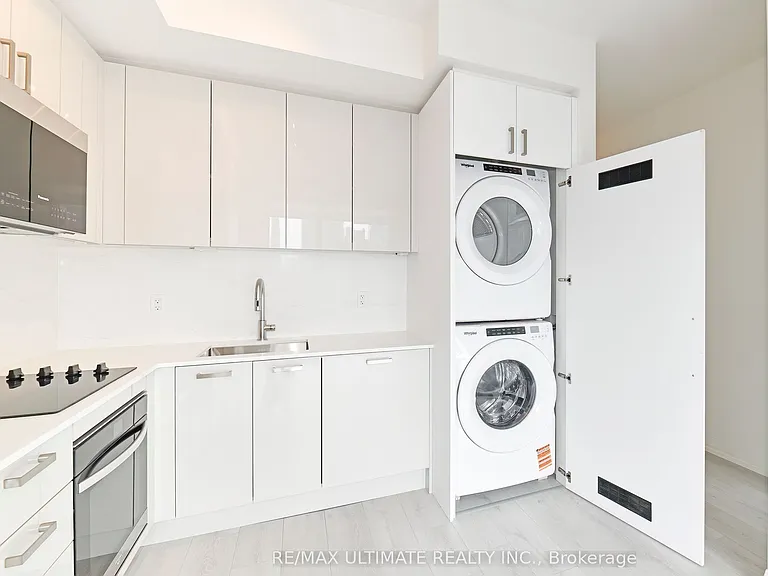 280 Dundas St W #1011 — Photo 9