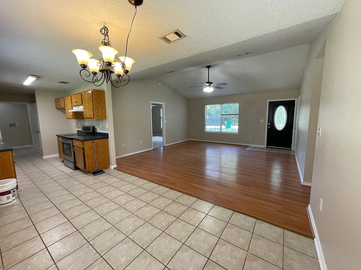 4 bed, 1462 sqft, $1,300 — Photo 2