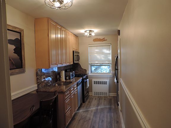 2nd image of 7 N Lewis Pl Unit 2B