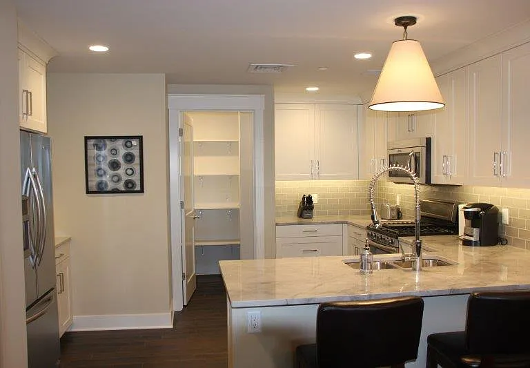 McKay Tower Furnished Apartments — Photo 34