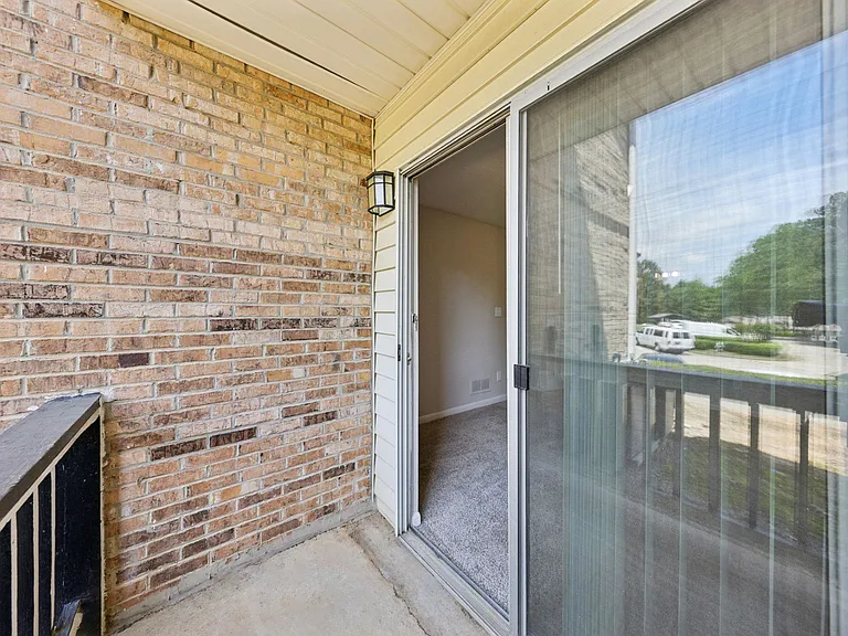 Gwinnett Square — Photo 19