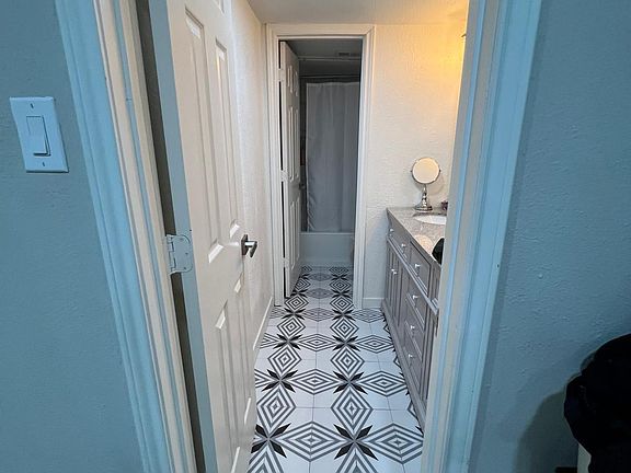 3rd image of 5721 Harvest Hill Rd APT 1037