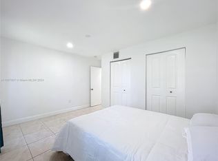 8218 Southampton Dr, Miramar, FL 33025