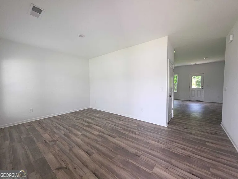 2048 Boxwood Cir — Photo 5