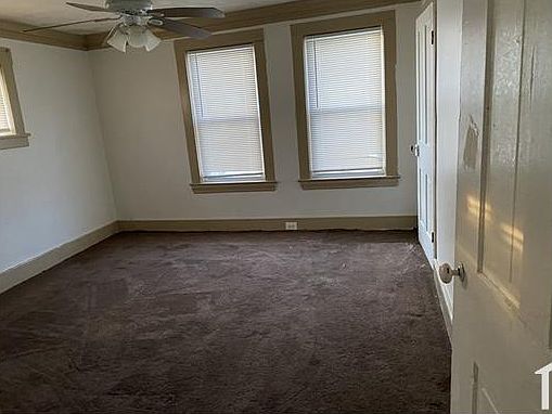 2nd image of 3227 Walton Ave #Up