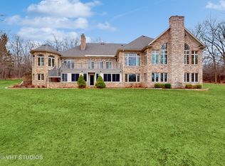22216 N Saddle Tree Ln, Barrington, IL 60010