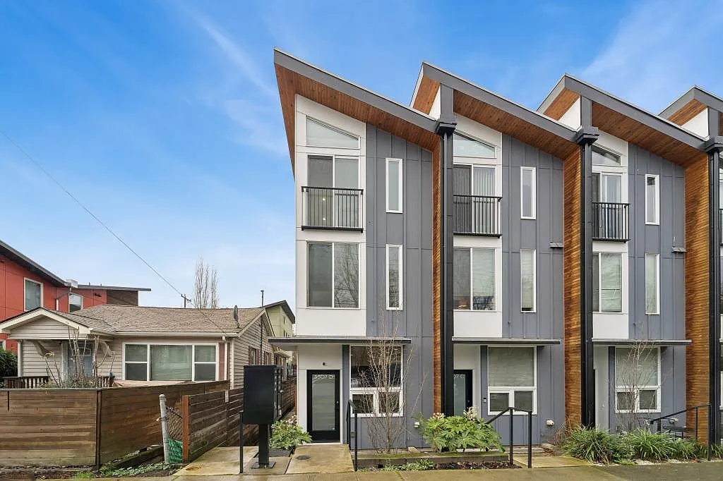 3307D Wetmore Ave S - 2 bedrooms — Photo 3