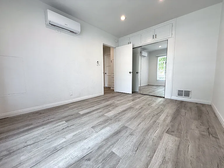 5670 San Vicente Blvd #2 — Photo 10