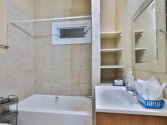 4th image of 3809 E 25th St
