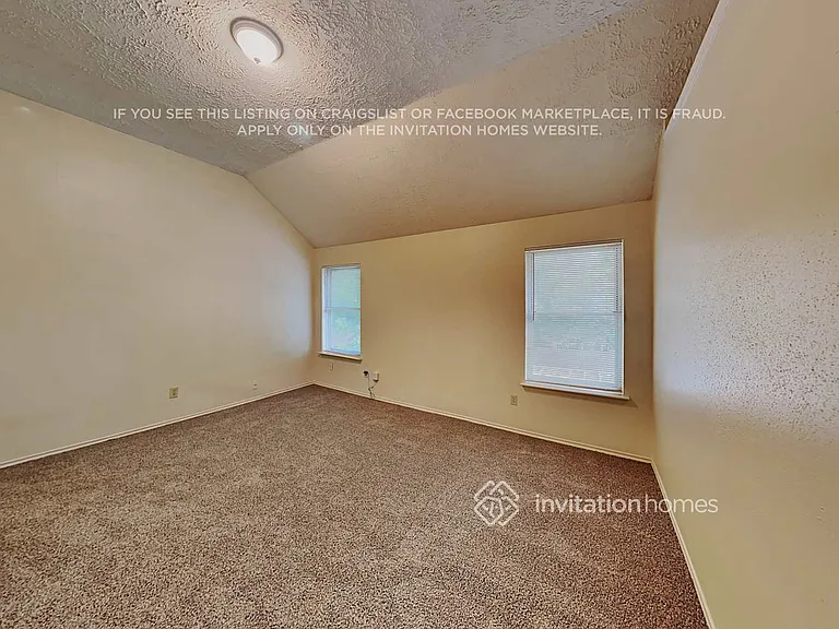 10514 Wayward Wind Ln — Photo 12