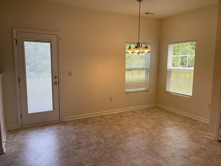 4806 Swanns Mill Dr — Photo 5