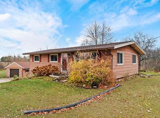 7711 Marken Rd, Valders, WI 54245