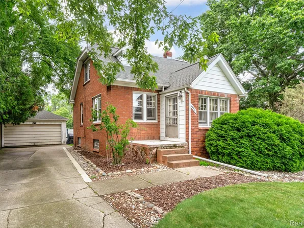 33711 Mulvey Rd, Fraser, MI 48026